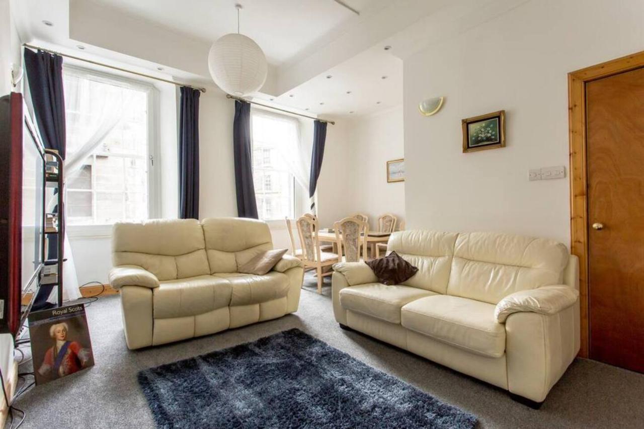 Joivy 3 Bed Flat In Old Town, Close To Grassmarket Edinburgh Exterior photo