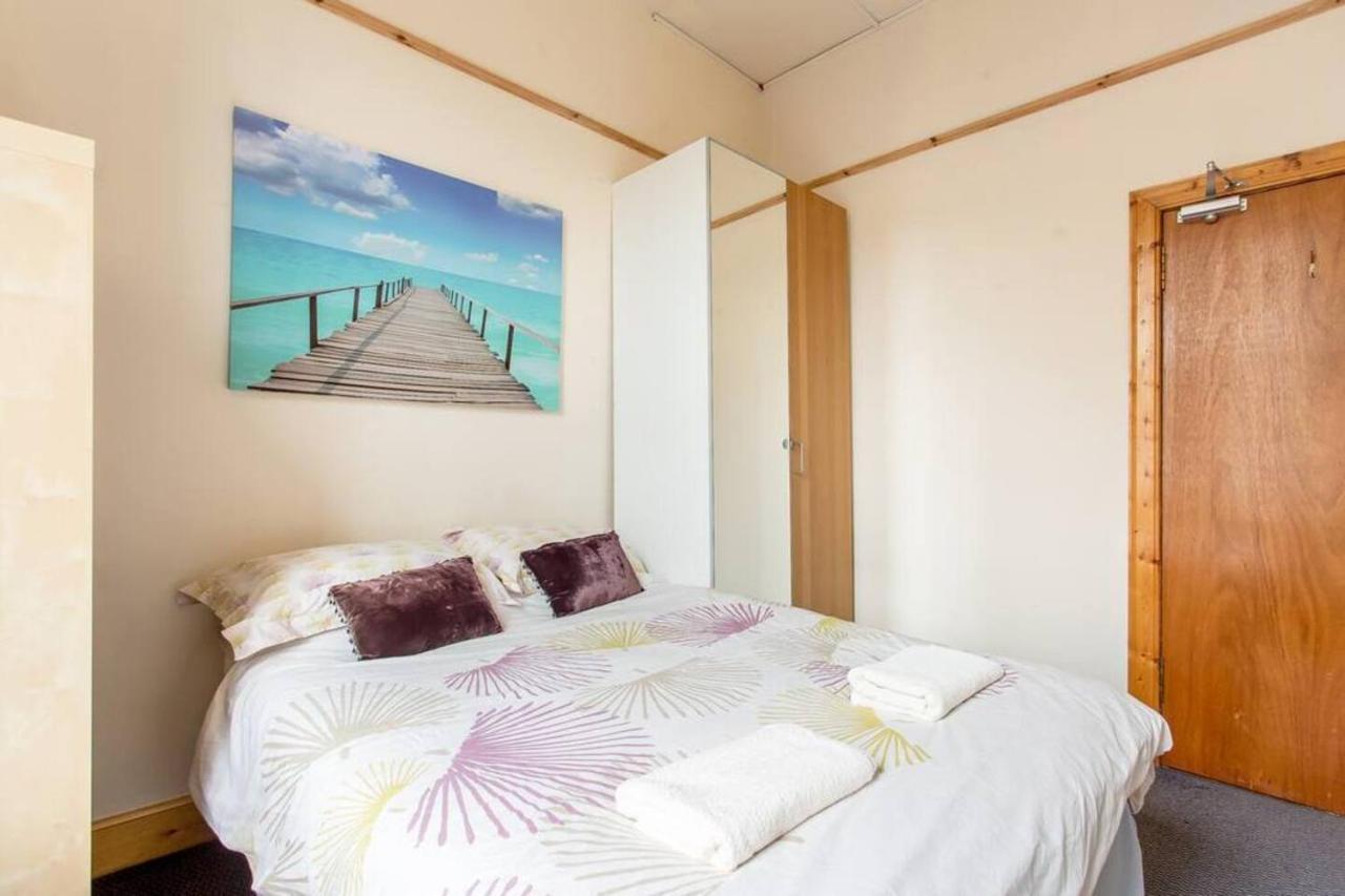 Joivy 3 Bed Flat In Old Town, Close To Grassmarket Edinburgh Exterior photo
