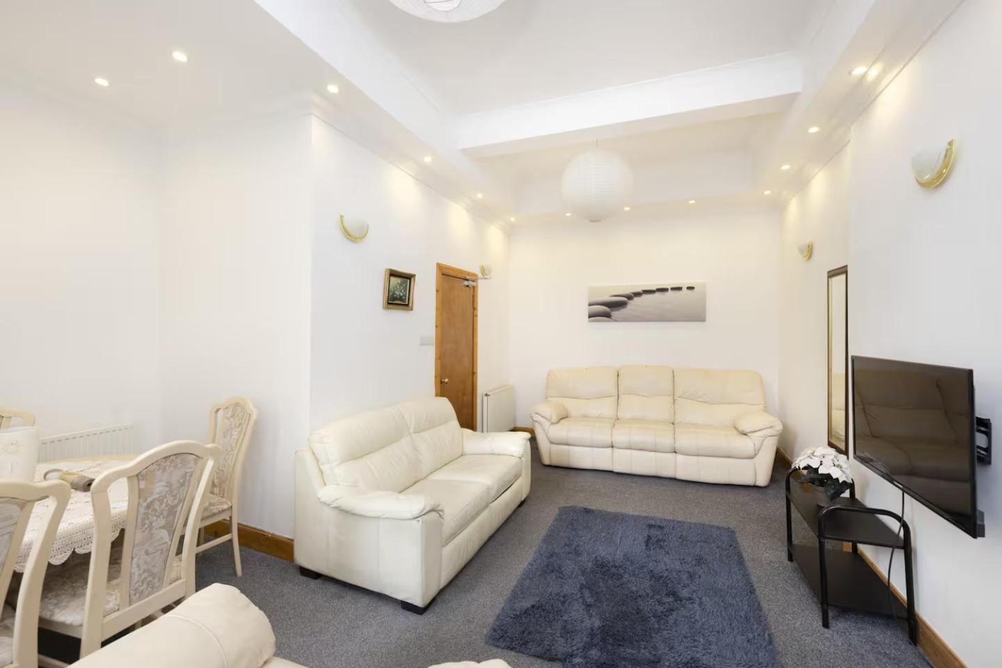 Joivy 3 Bed Flat In Old Town, Close To Grassmarket Edinburgh Exterior photo